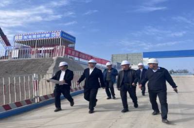 集團公司黨委書記、董事長王元斌一行調研安居公司京口路保障性住房項目建設